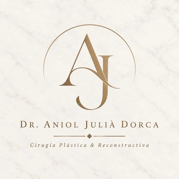 Dr. Aniol Julià Dorca — Cirugía Plástica & Reconstructiva